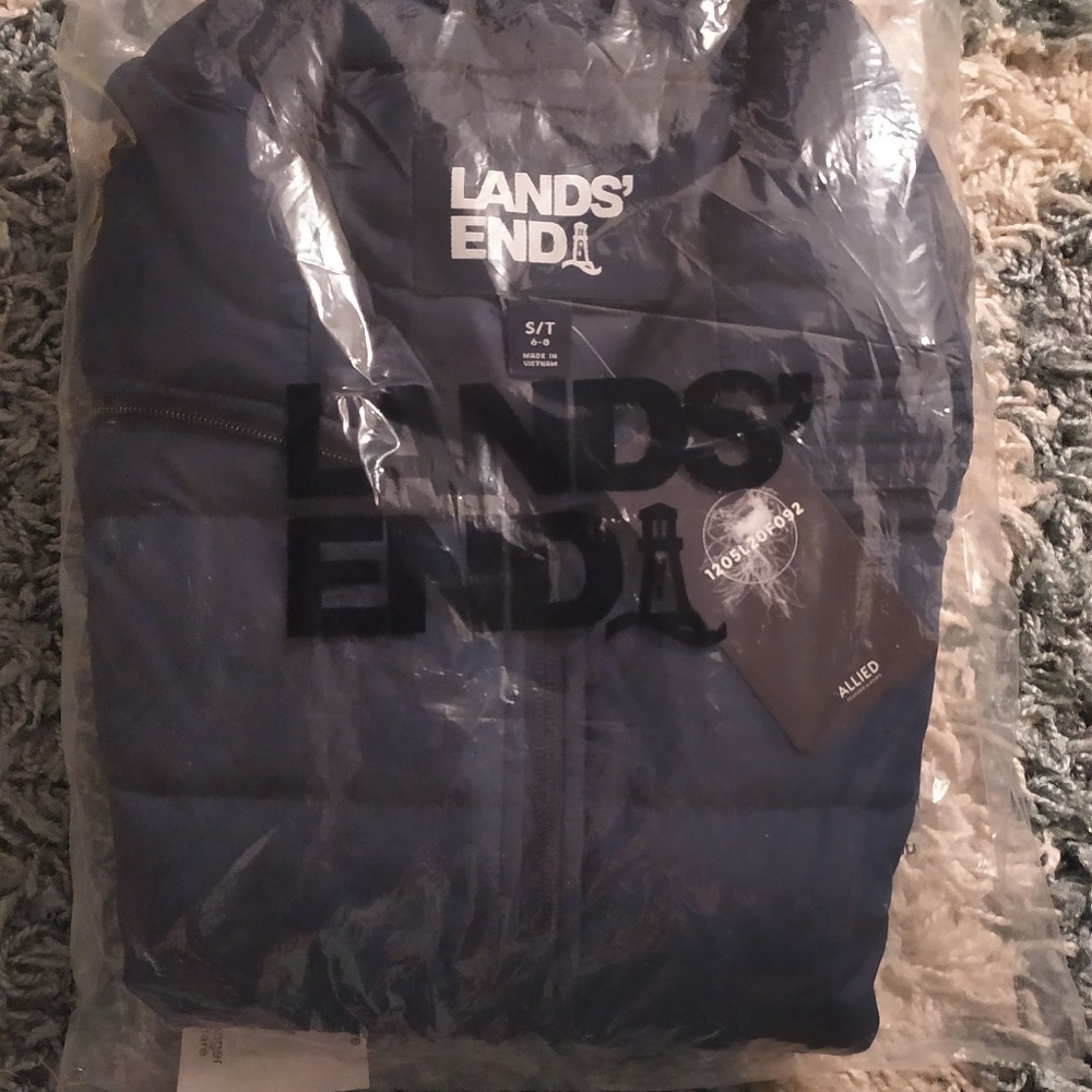 New w tags Lands End navy puffer vest size S
